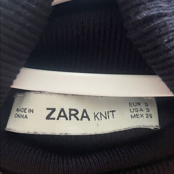 Zara Navy Blue Knit Turtleneck Sweater - Picture 2 of 4